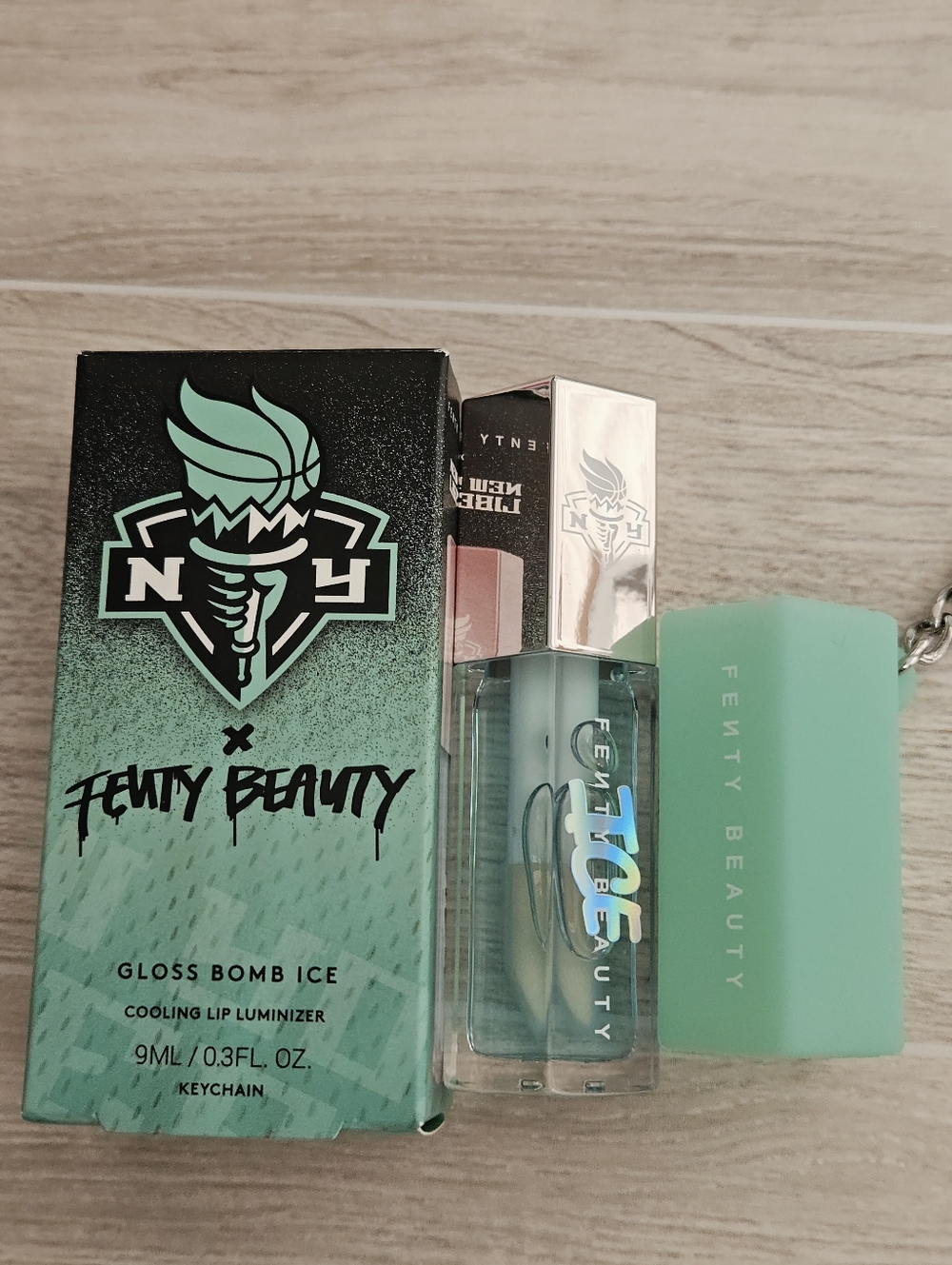 Fenty Beauty X NY Liberty Gloss Bomb Ice Cold Heart'd NEW with Keychain - Picture 8 of 8